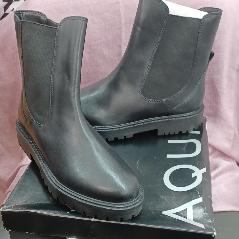 Aqua Leather Pull On Boot NIB